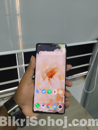 Vivo V30e ( 8/127 )